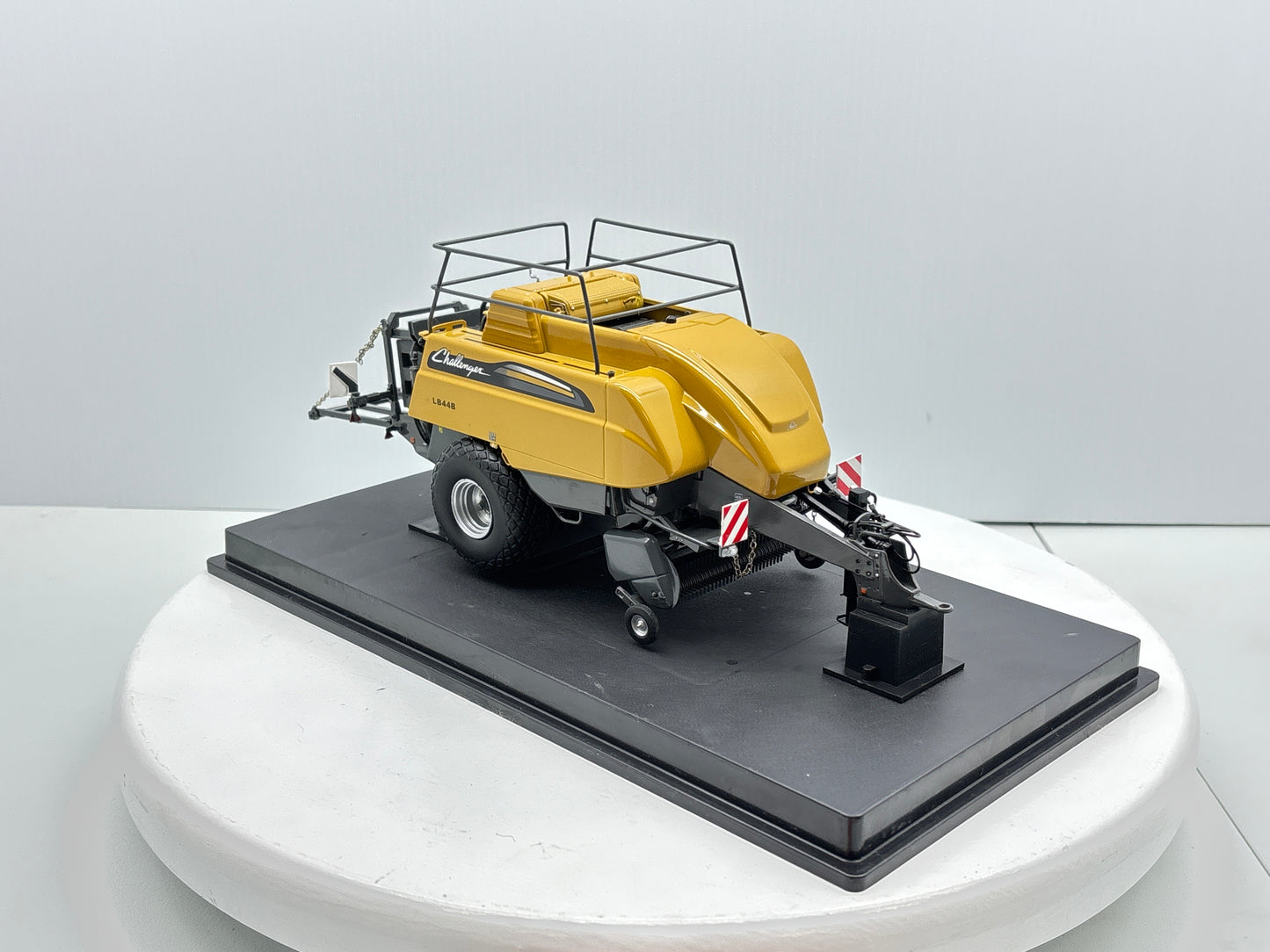 1/32 Challenger LB448