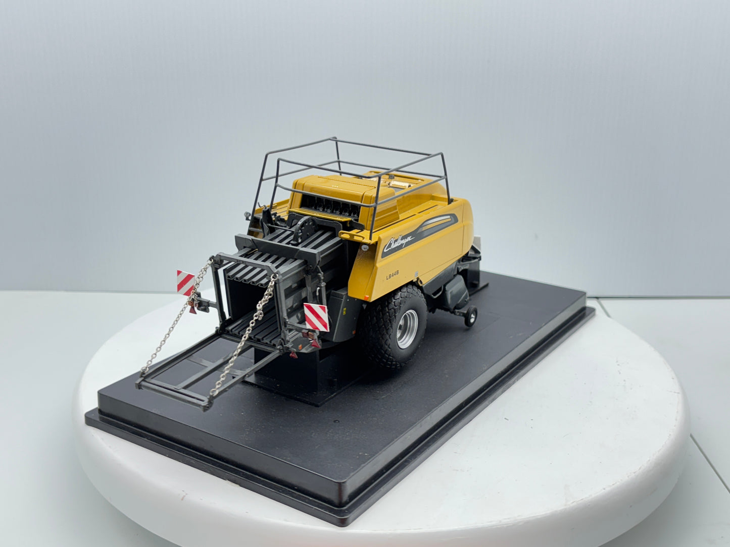 1/32 Challenger LB448