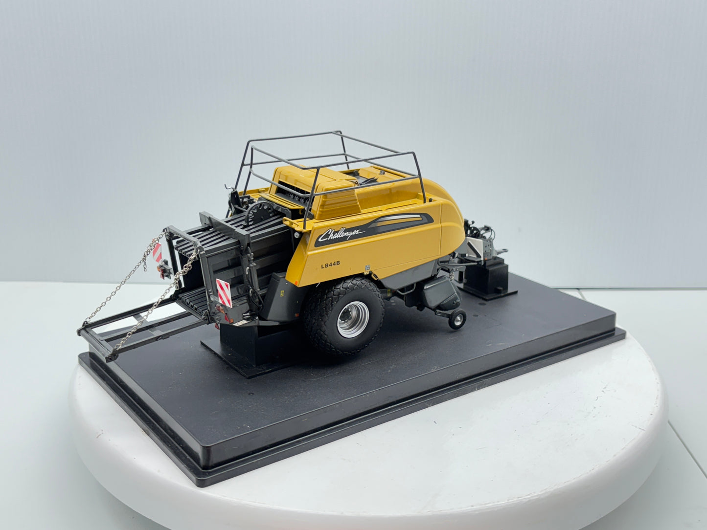 1/32 Challenger LB448
