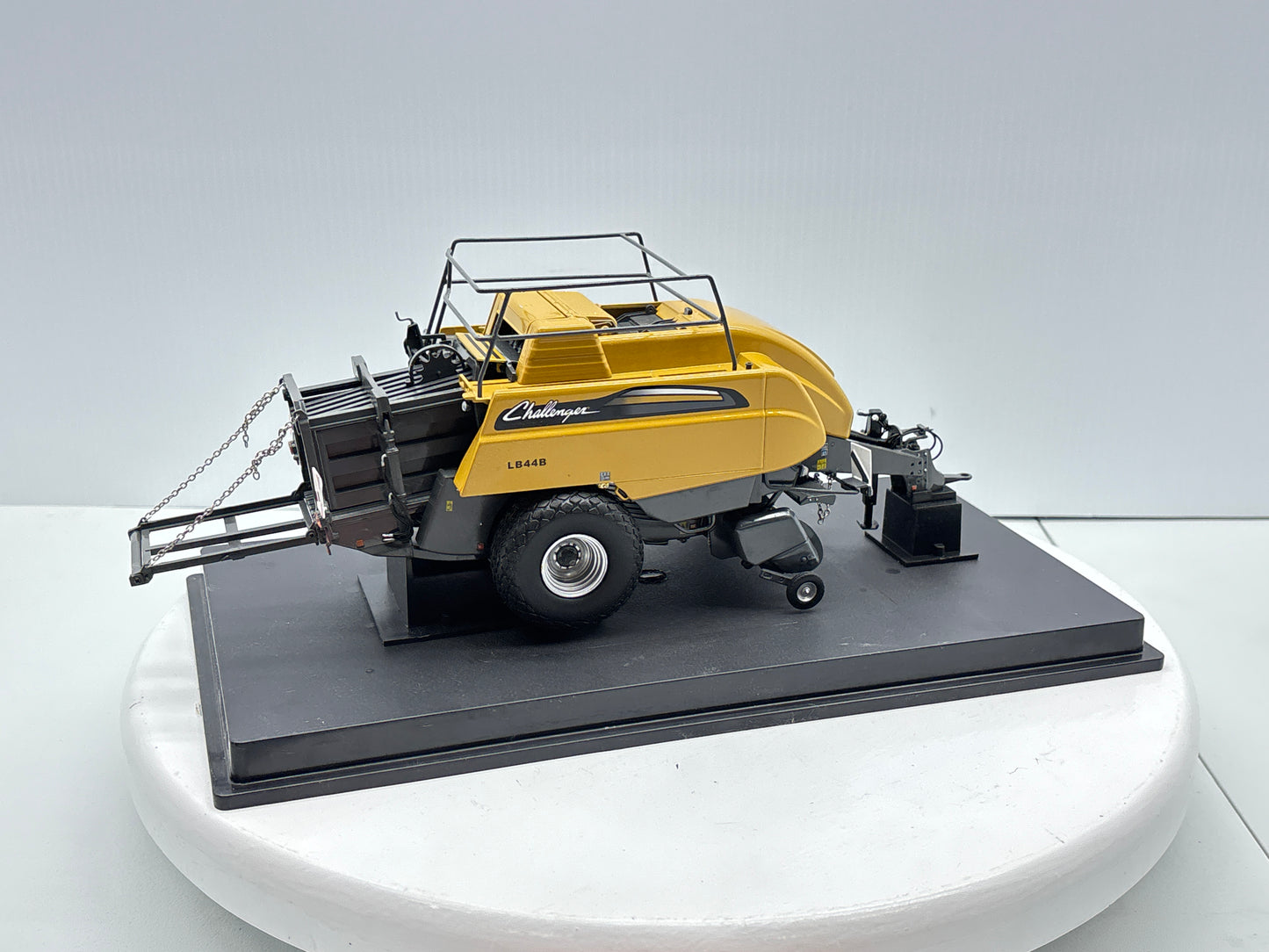 1/32 Challenger LB448
