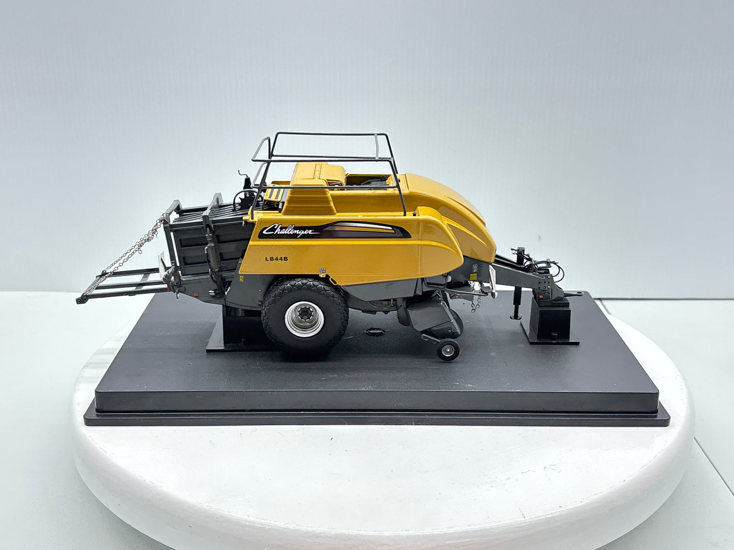 1/32 Challenger LB448