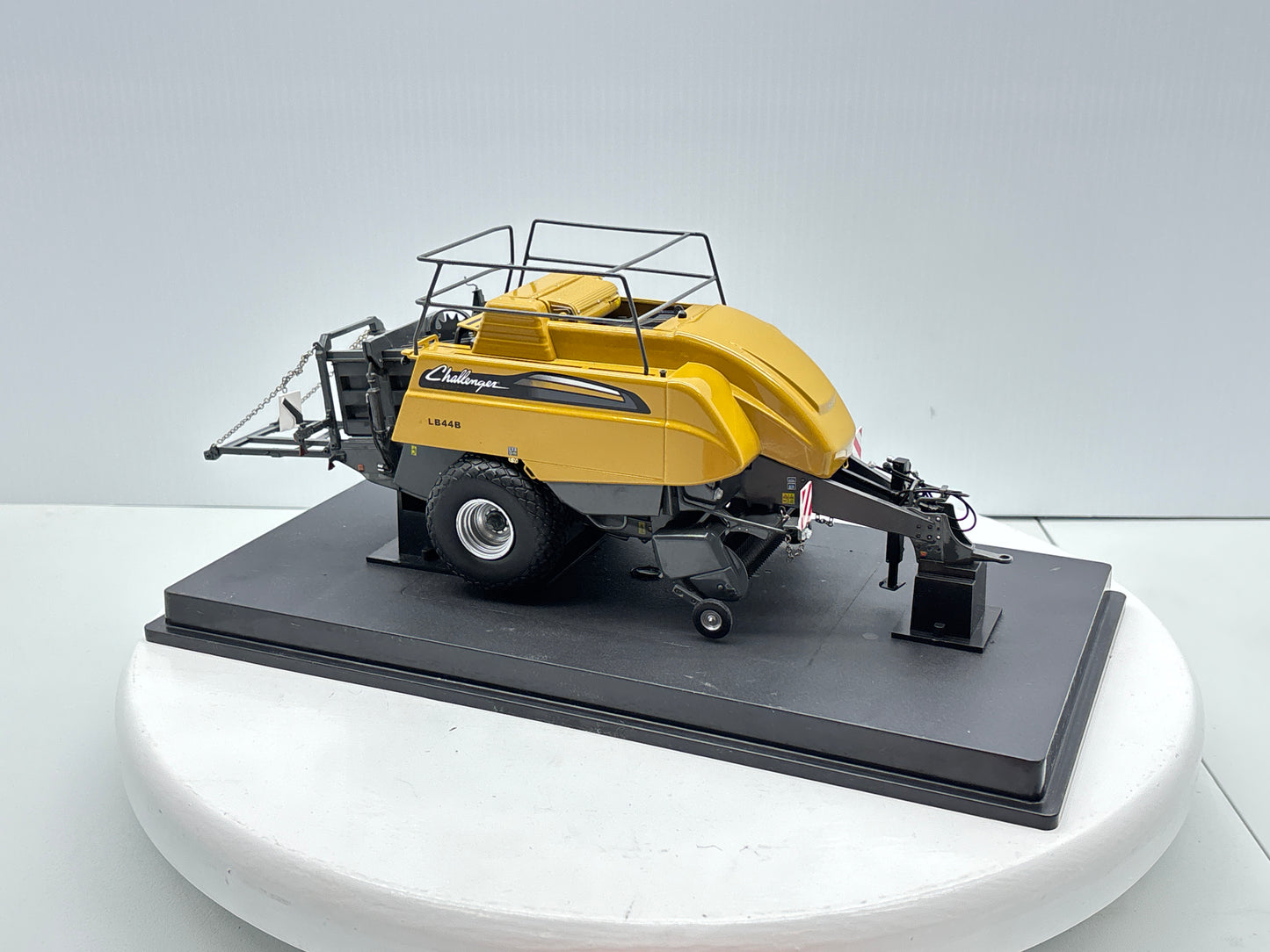 1/32 Challenger LB448