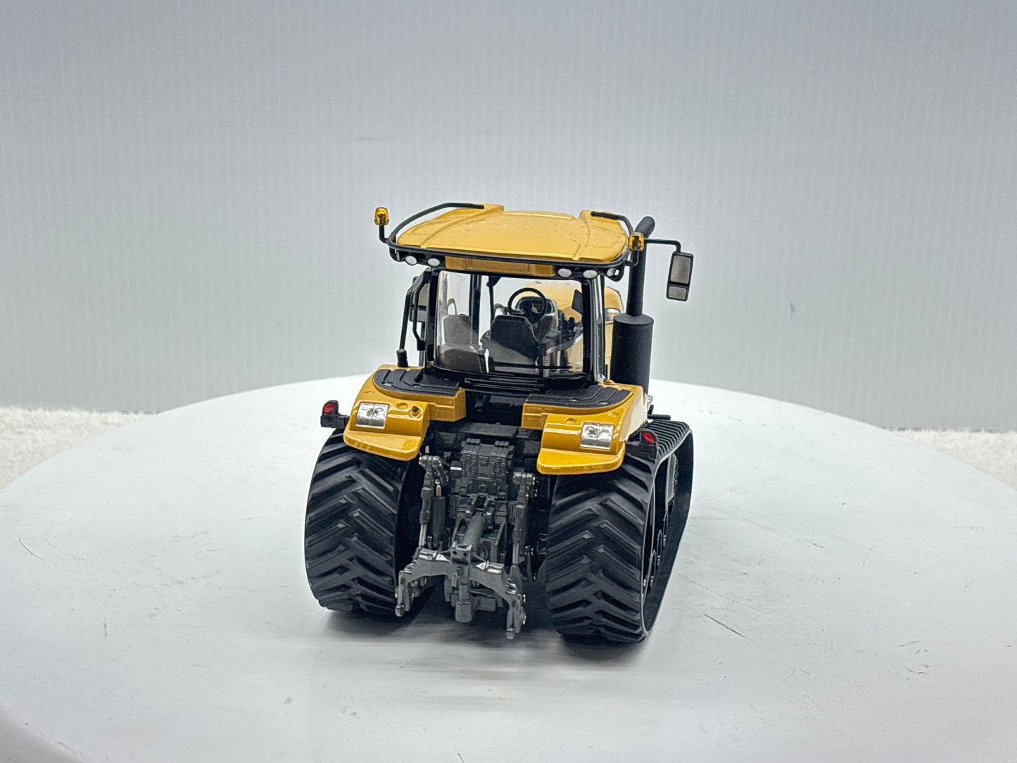 1/32 Challenger MT743