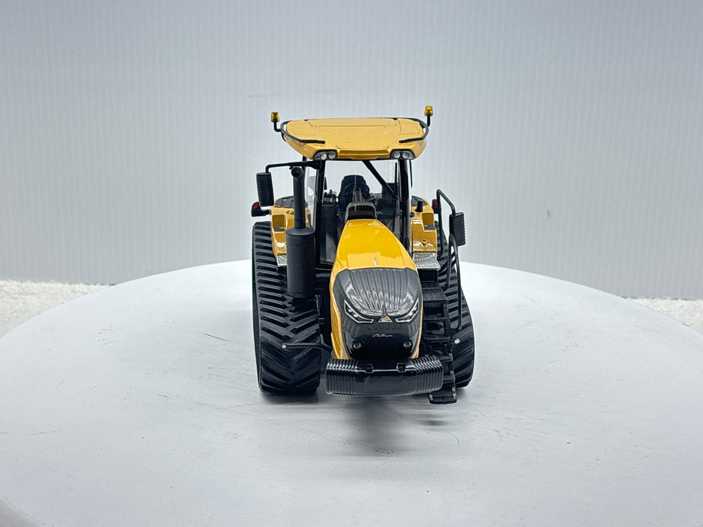 1/32 Challenger MT743