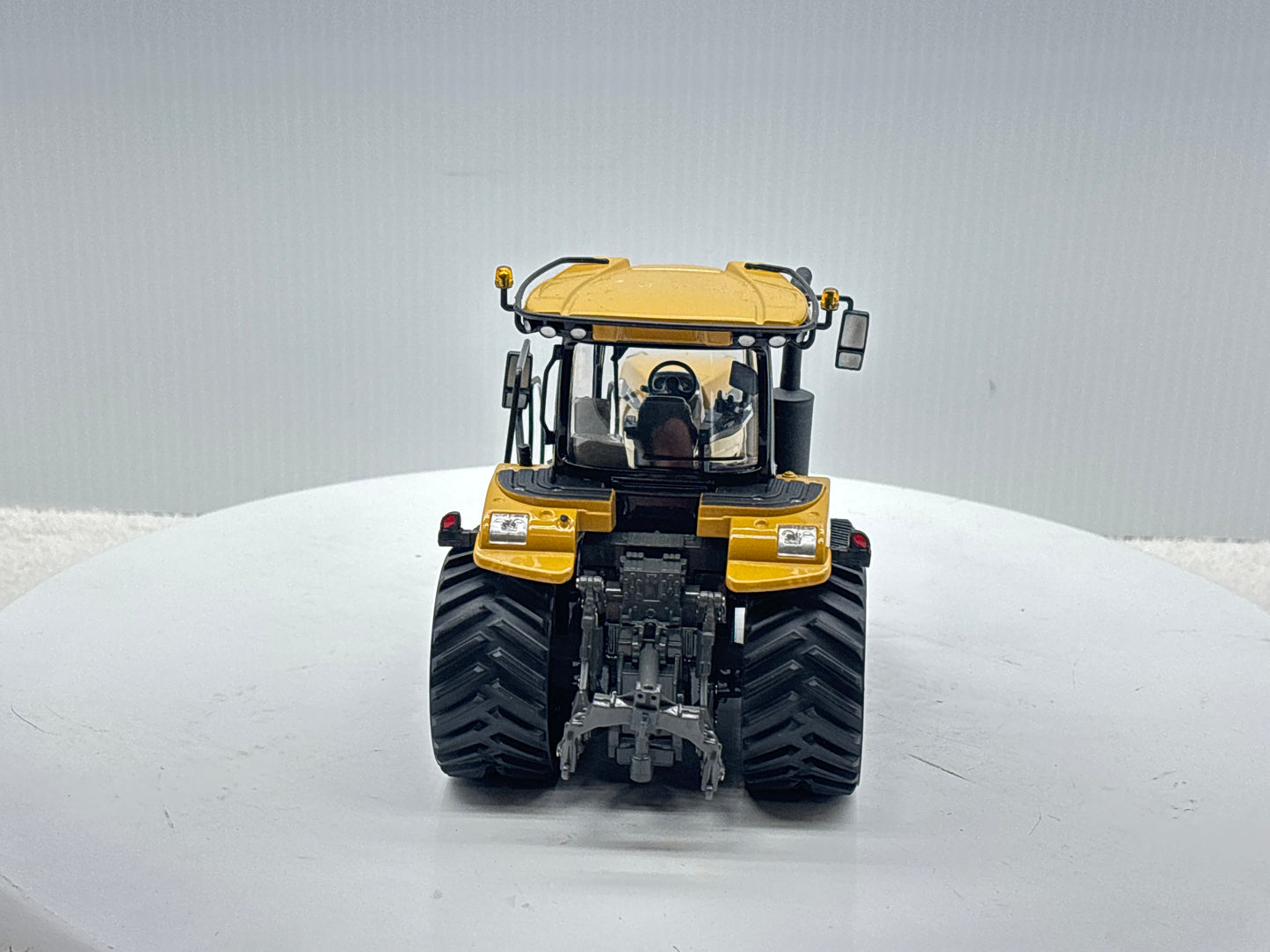 1/32 Challenger MT743