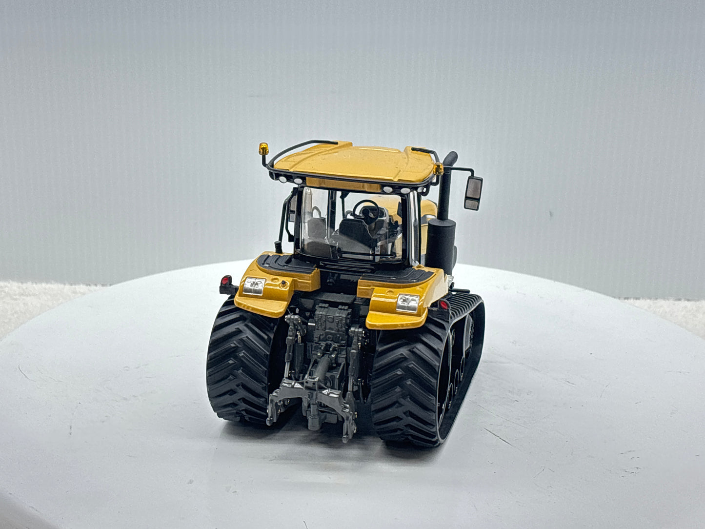 1/32 Challenger MT743