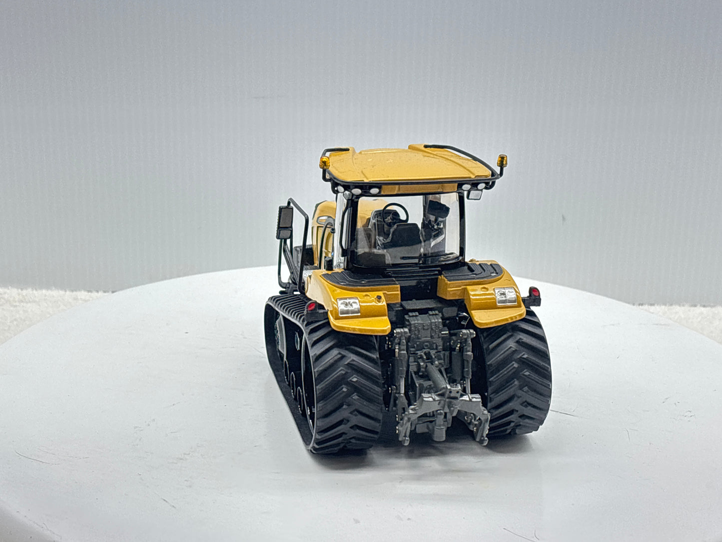 1/32 Challenger MT743