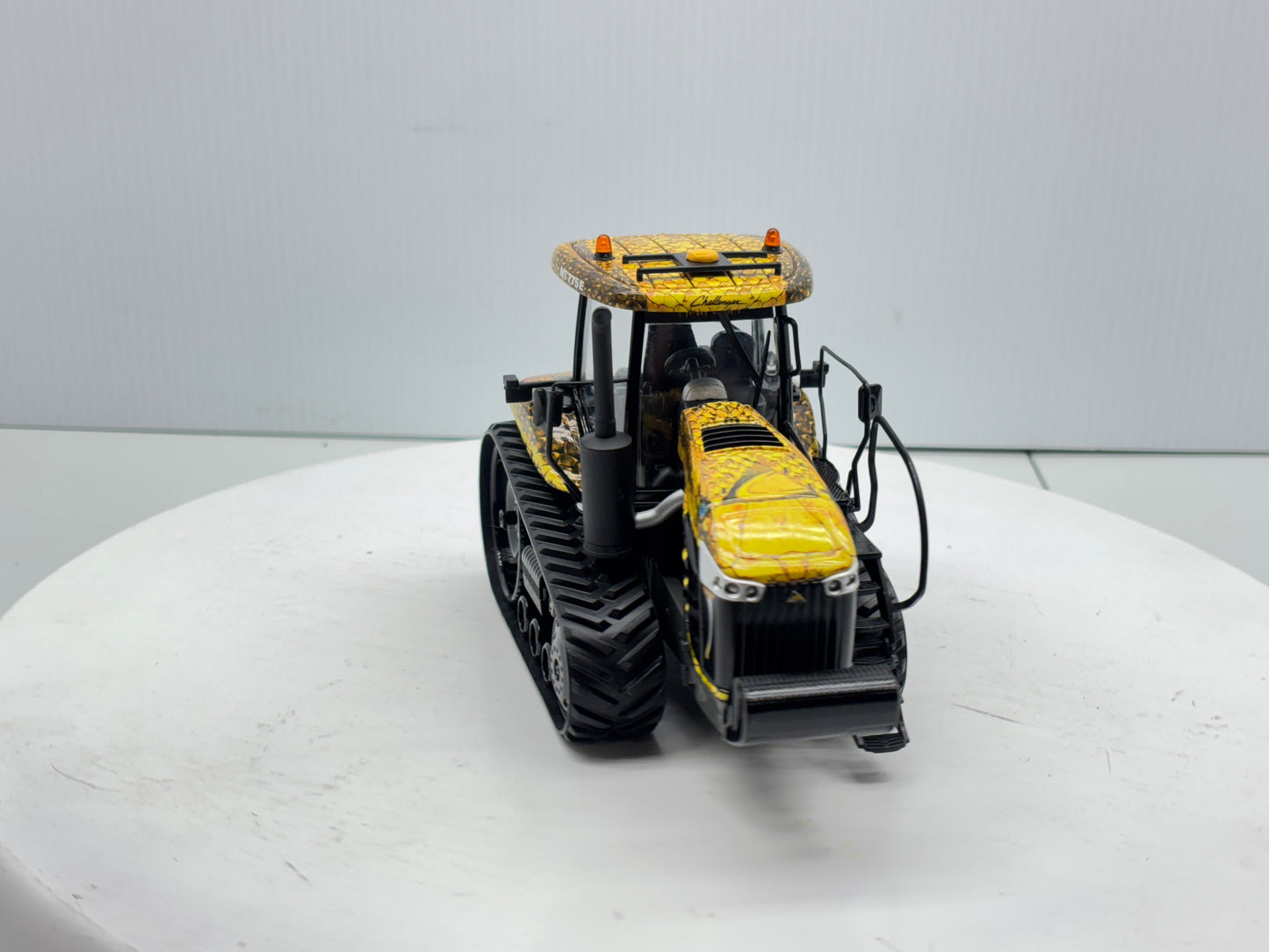 1/32 Challenger MT775E Field Viper