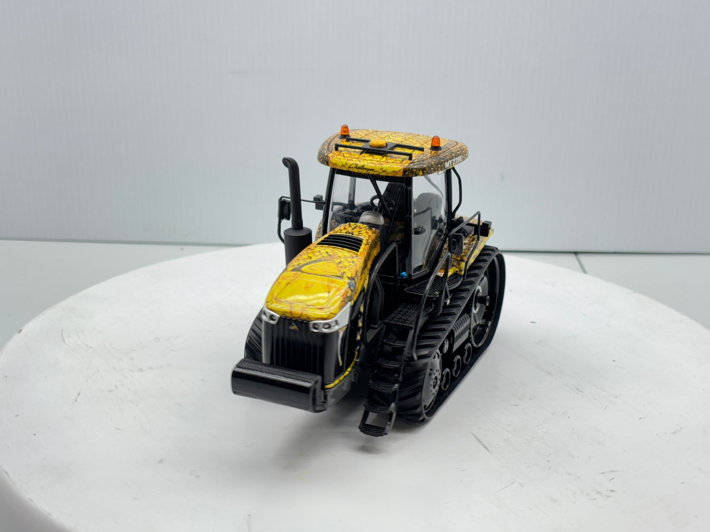 1/32 Challenger MT775E Field Viper