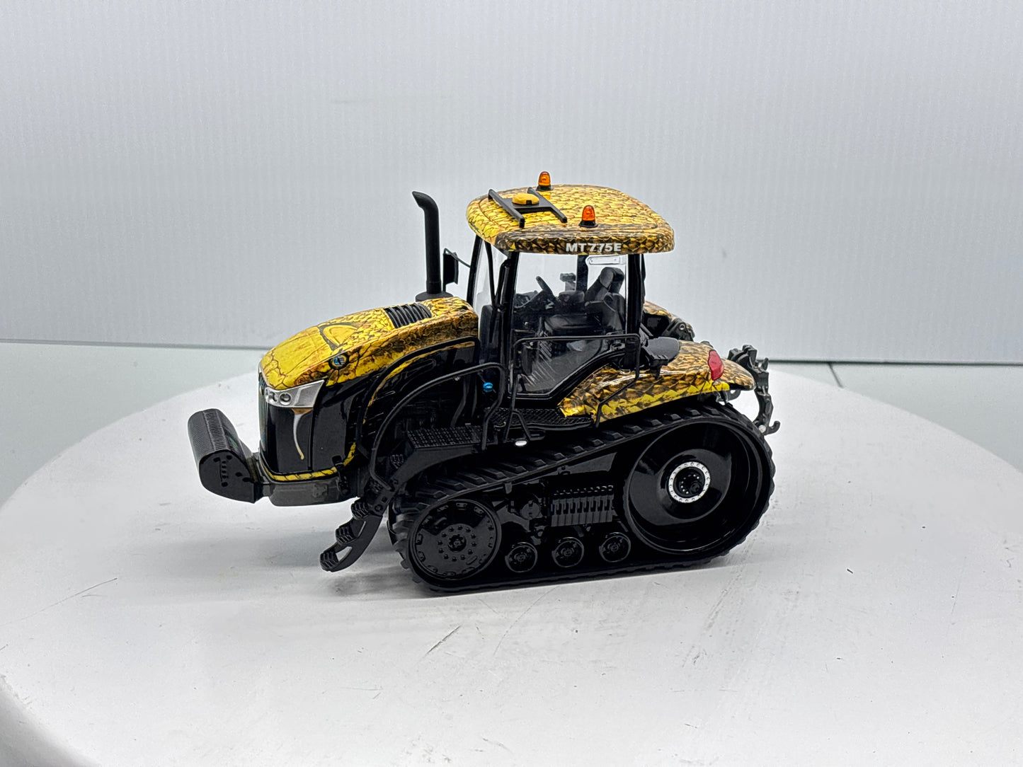1/32 Challenger MT775E Field Viper