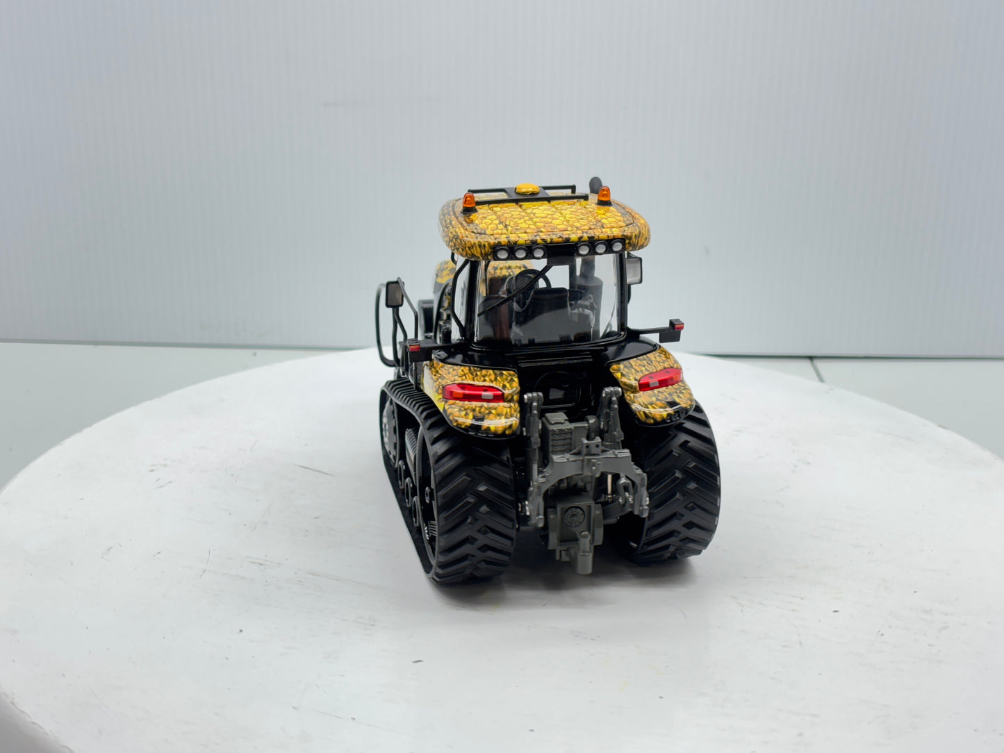 1/32 Challenger MT775E Field Viper
