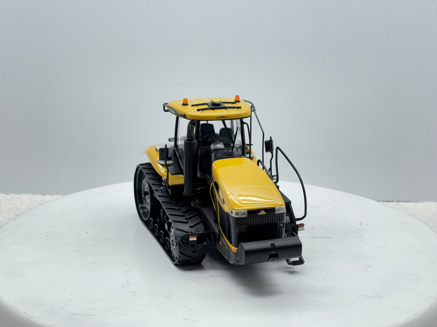 1/32 Challenger MT865C