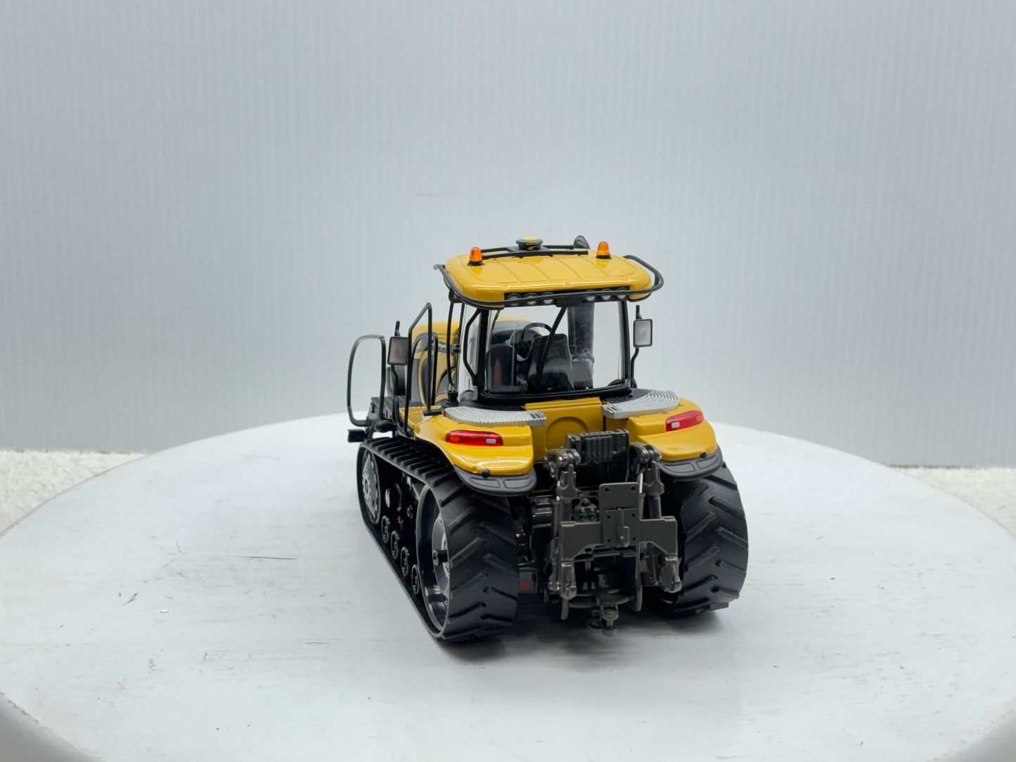 1/32 Challenger MT865C