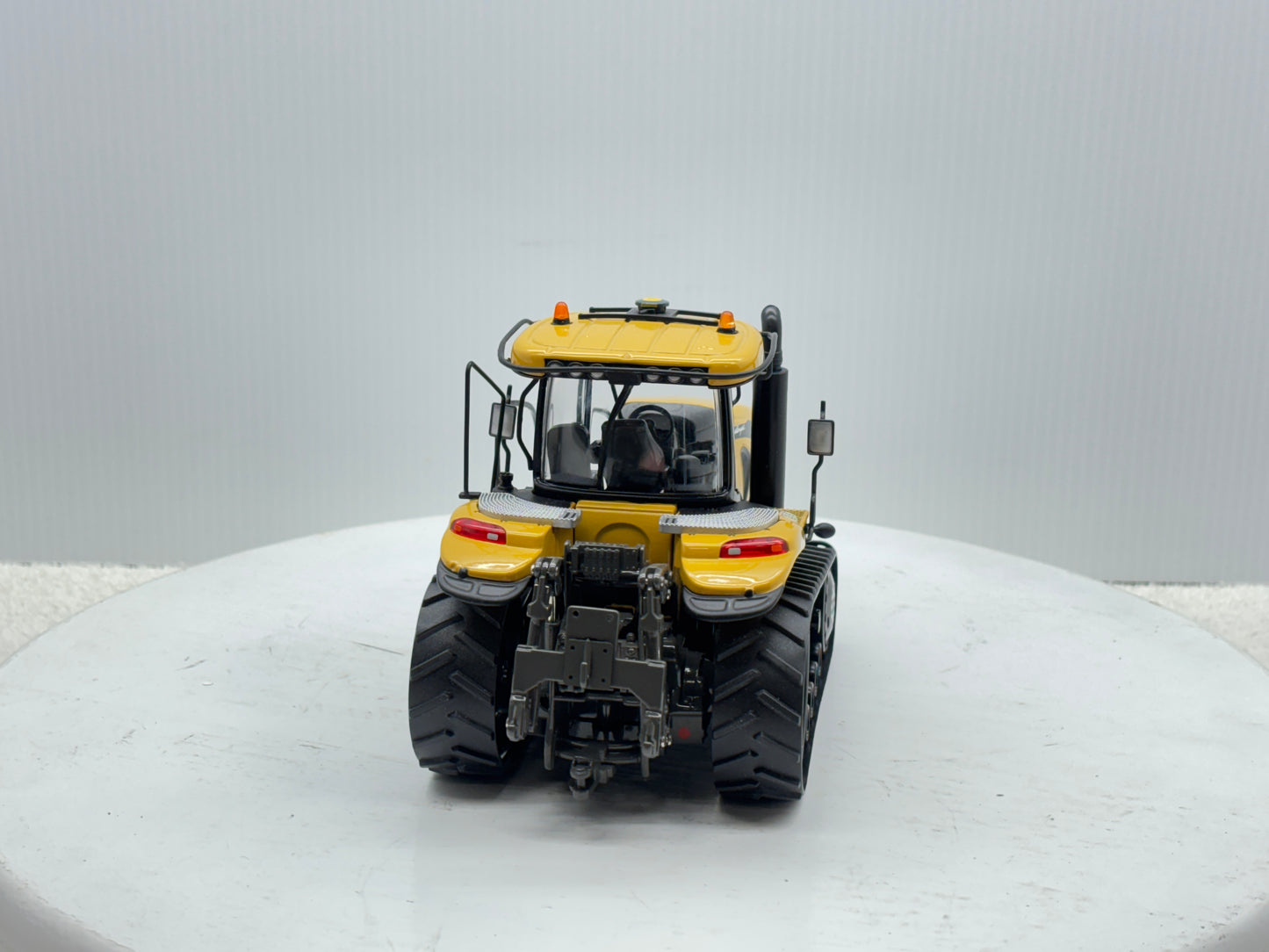 1/32 Challenger MT865C