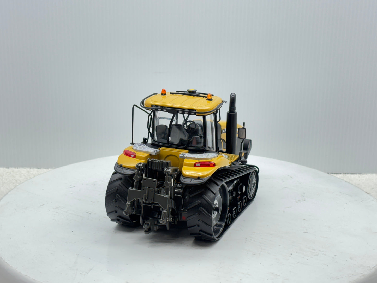 1/32 Challenger MT865C