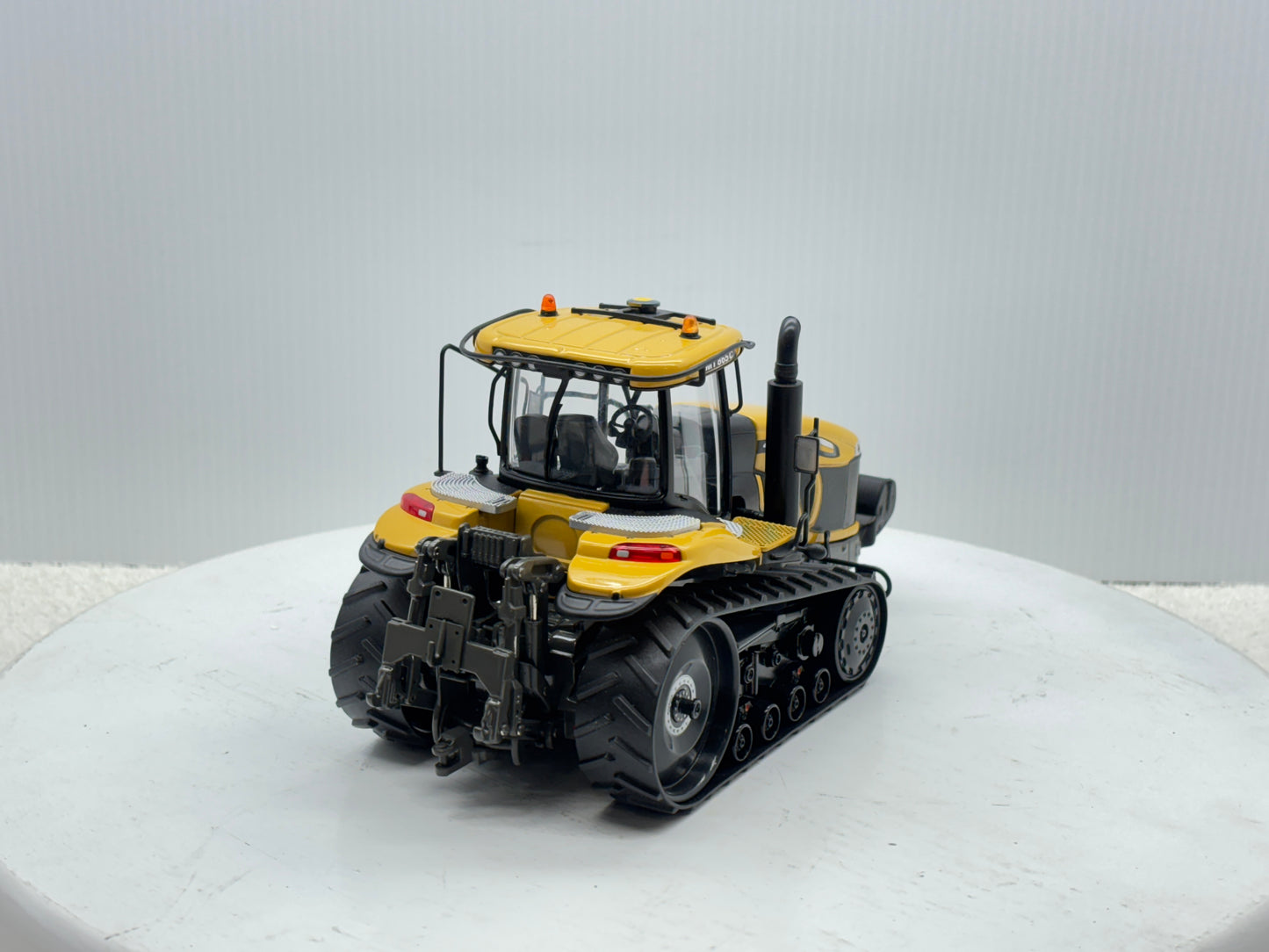 1/32 Challenger MT865C