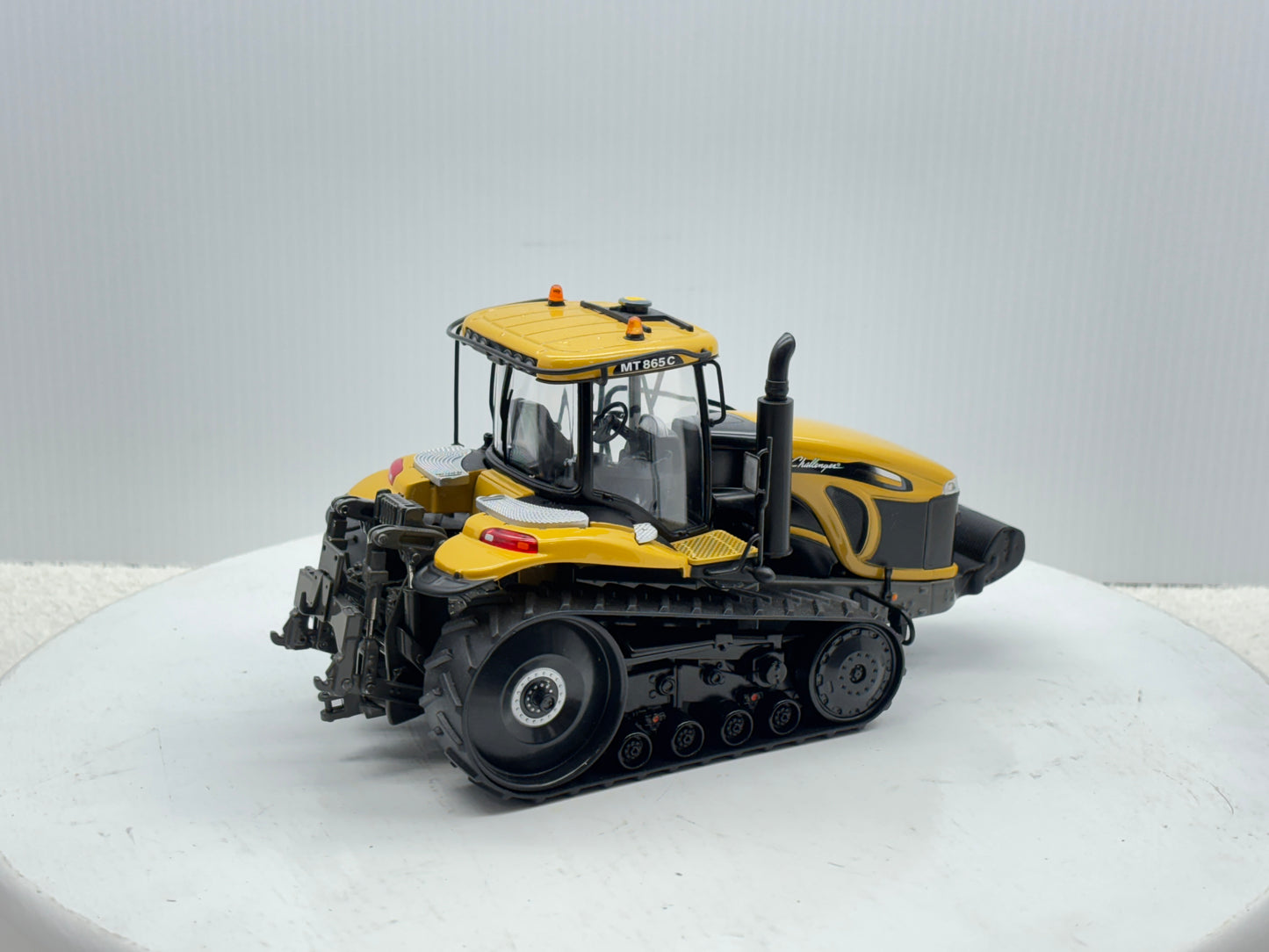 1/32 Challenger MT865C