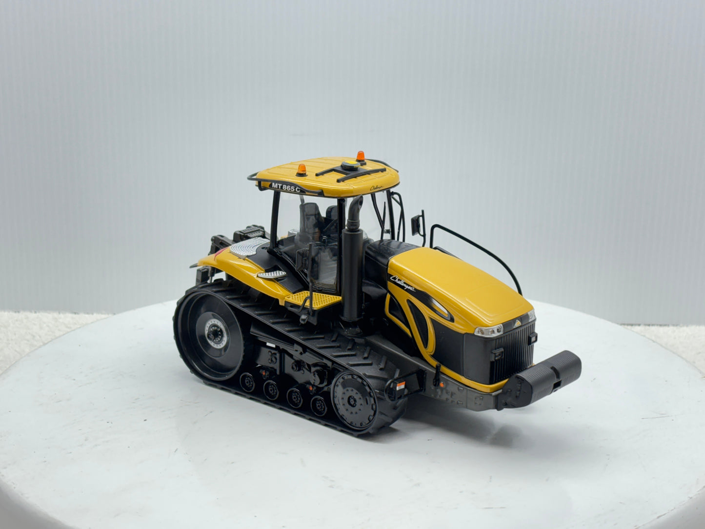 1/32 Challenger MT865C