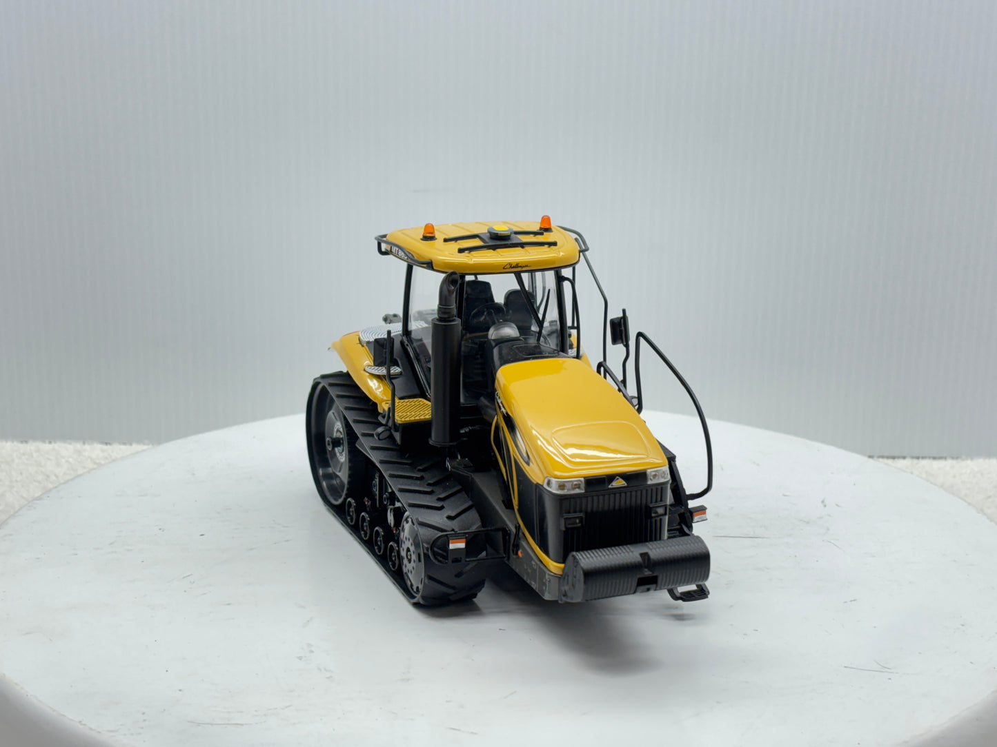 1/32 Challenger MT865C