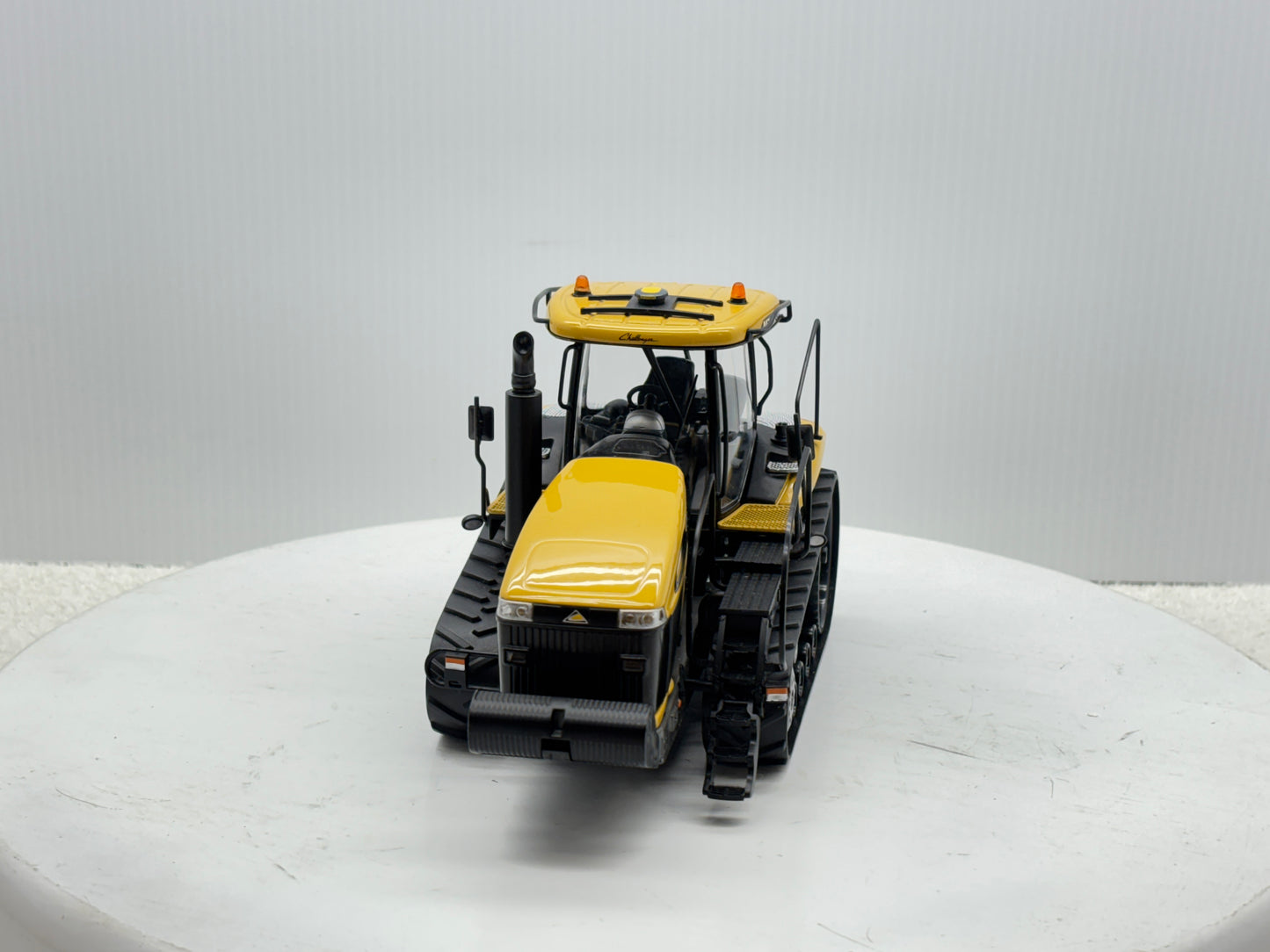 1/32 Challenger MT865C