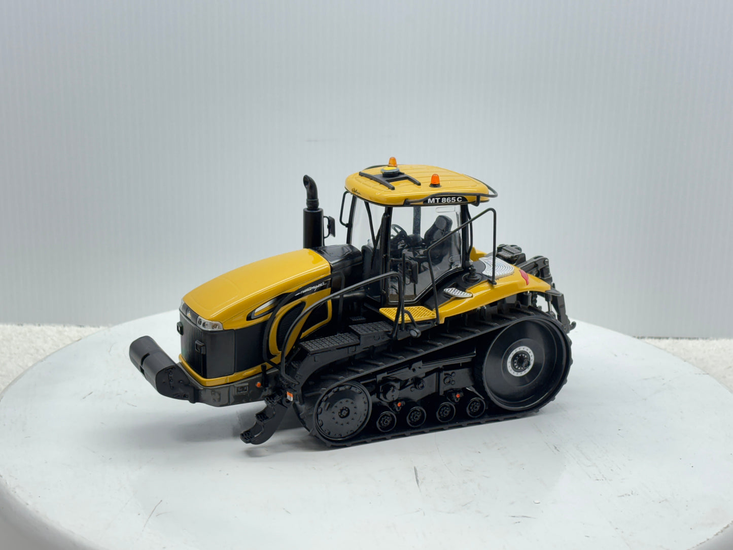 1/32 Challenger MT865C