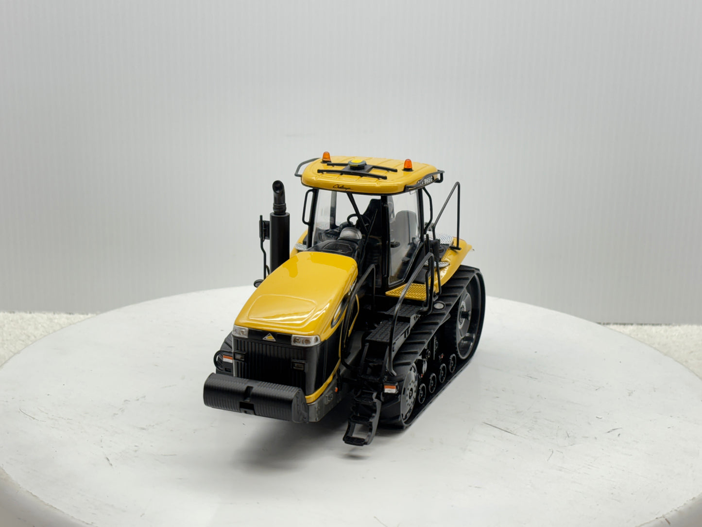 1/32 Challenger MT865C