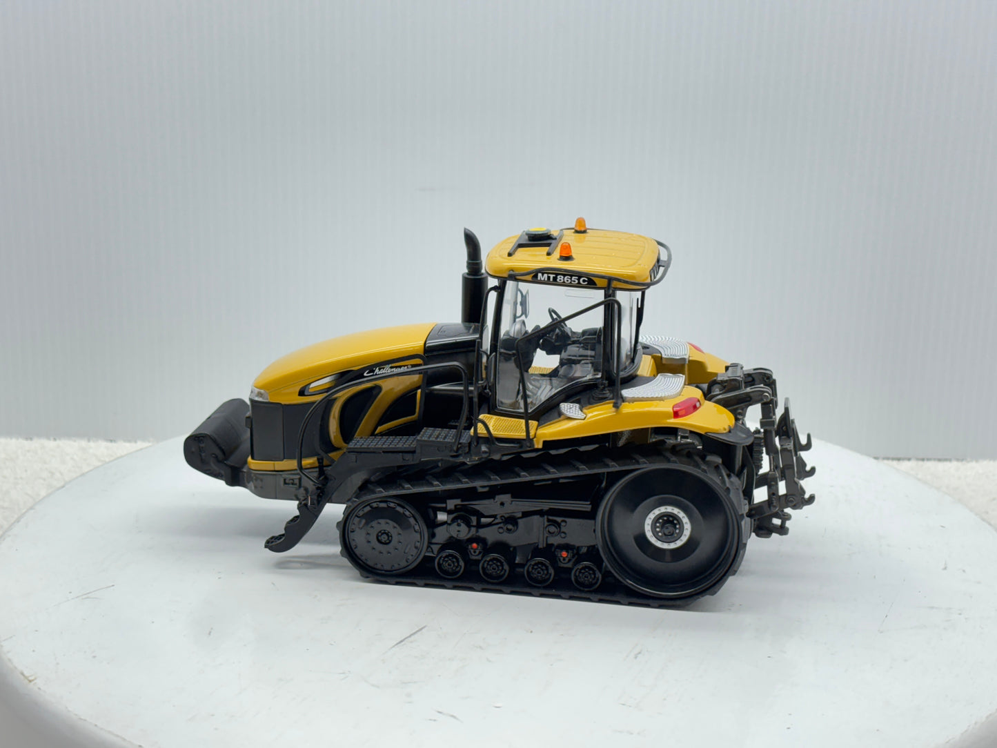 1/32 Challenger MT865C
