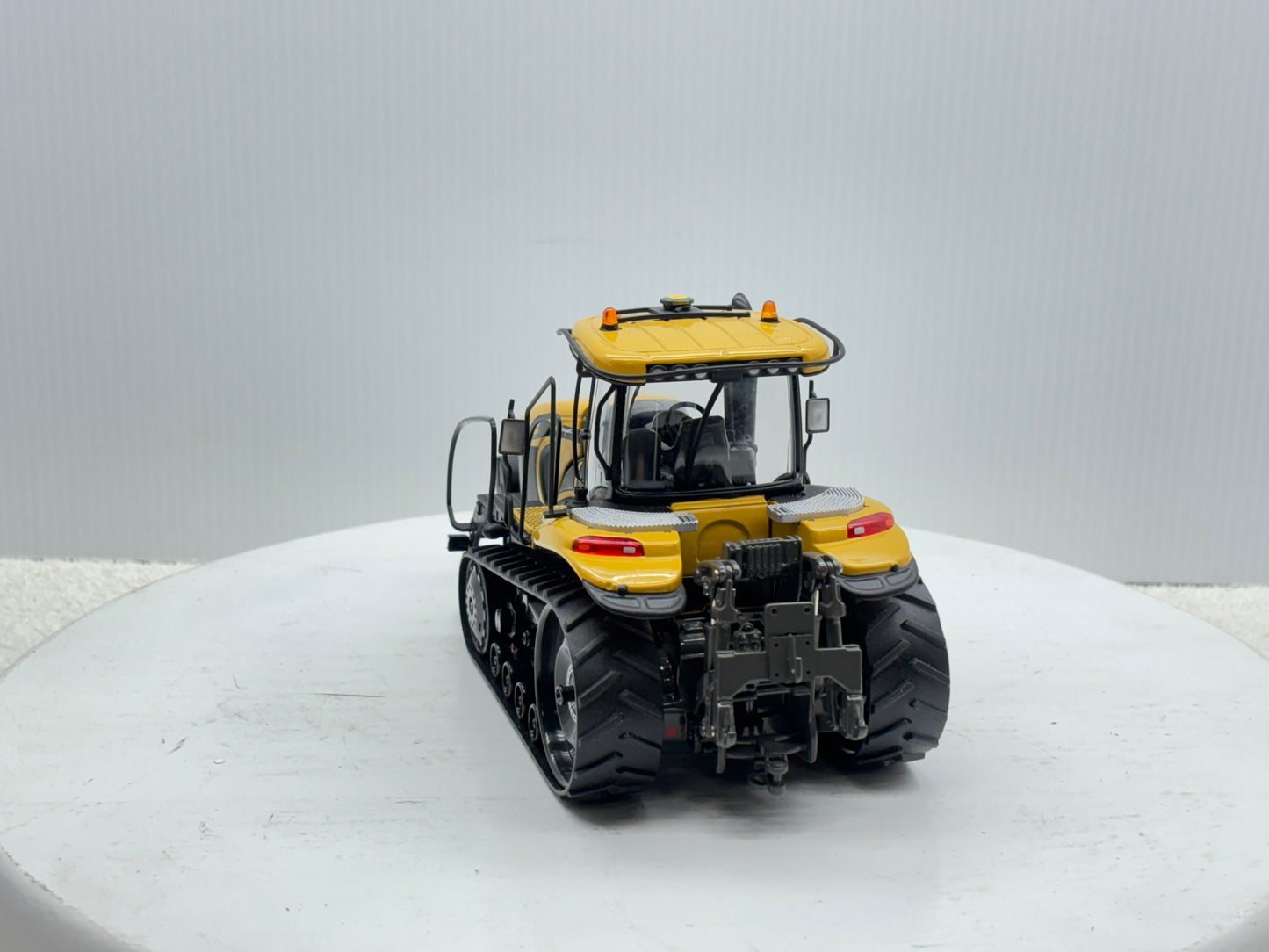 1/32 Challenger MT865C