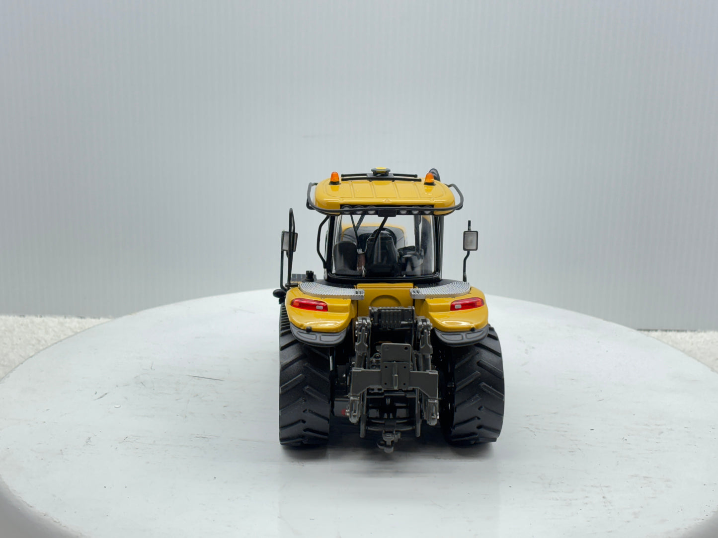 1/32 Challenger MT865C
