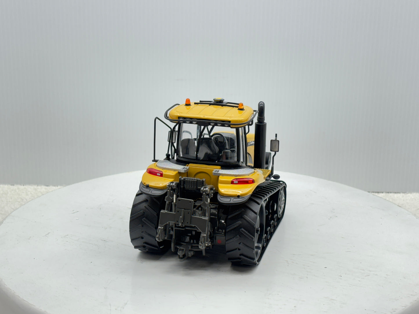 1/32 Challenger MT865C