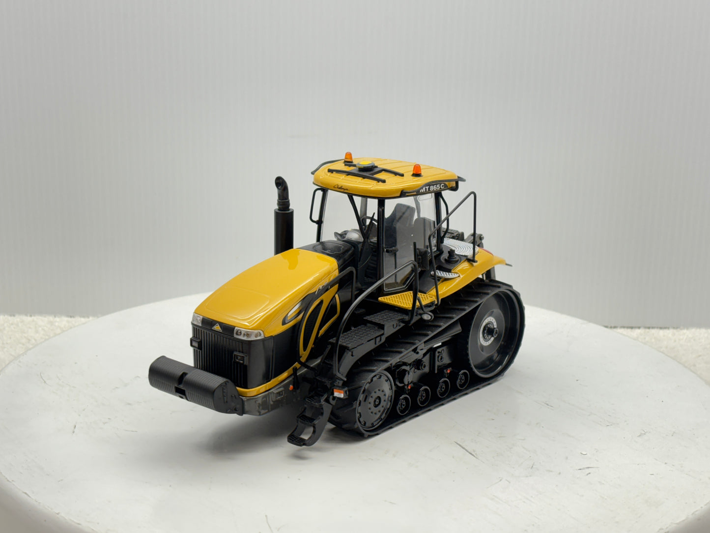 1/32 Challenger MT865C