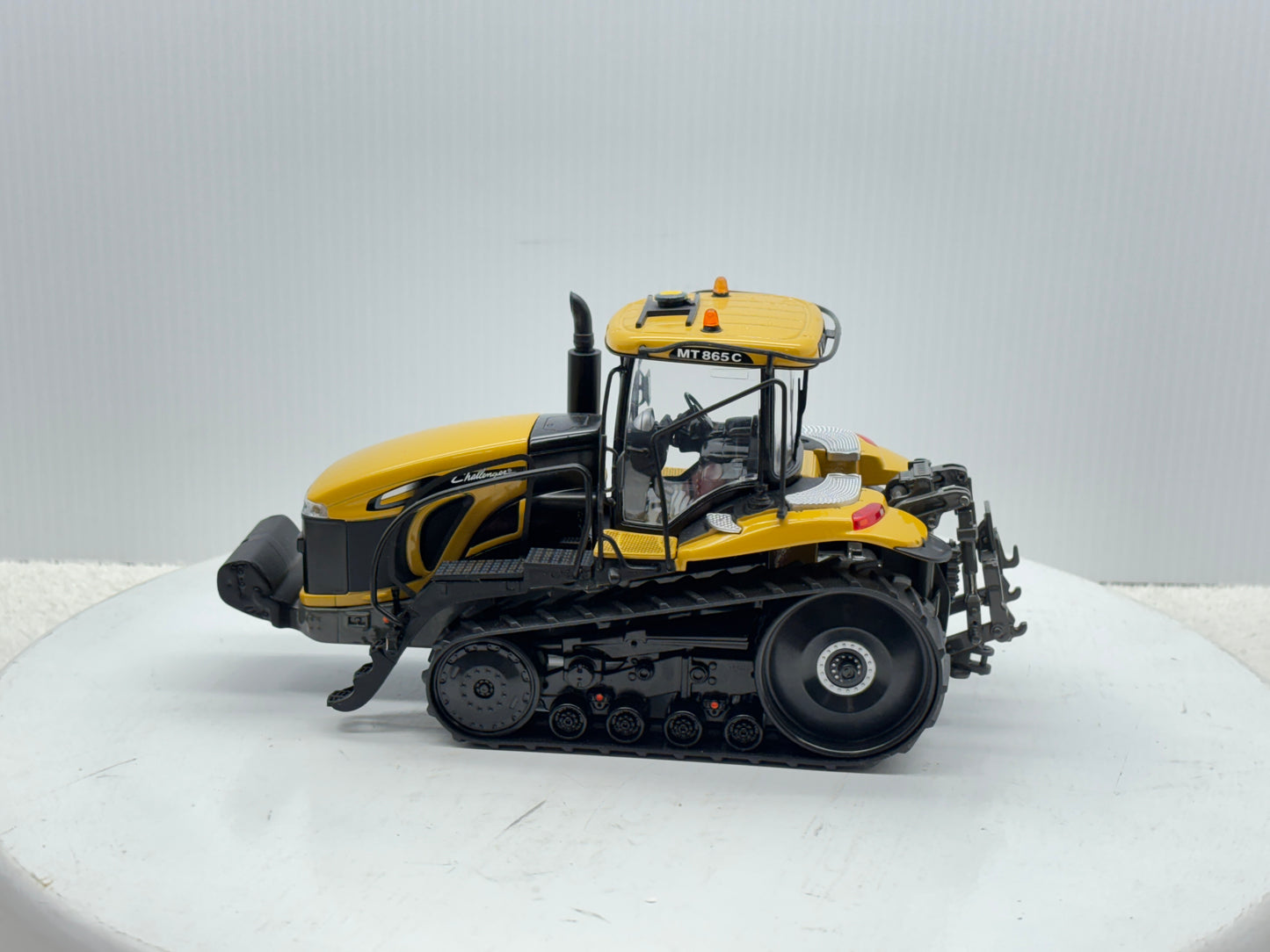 1/32 Challenger MT865C