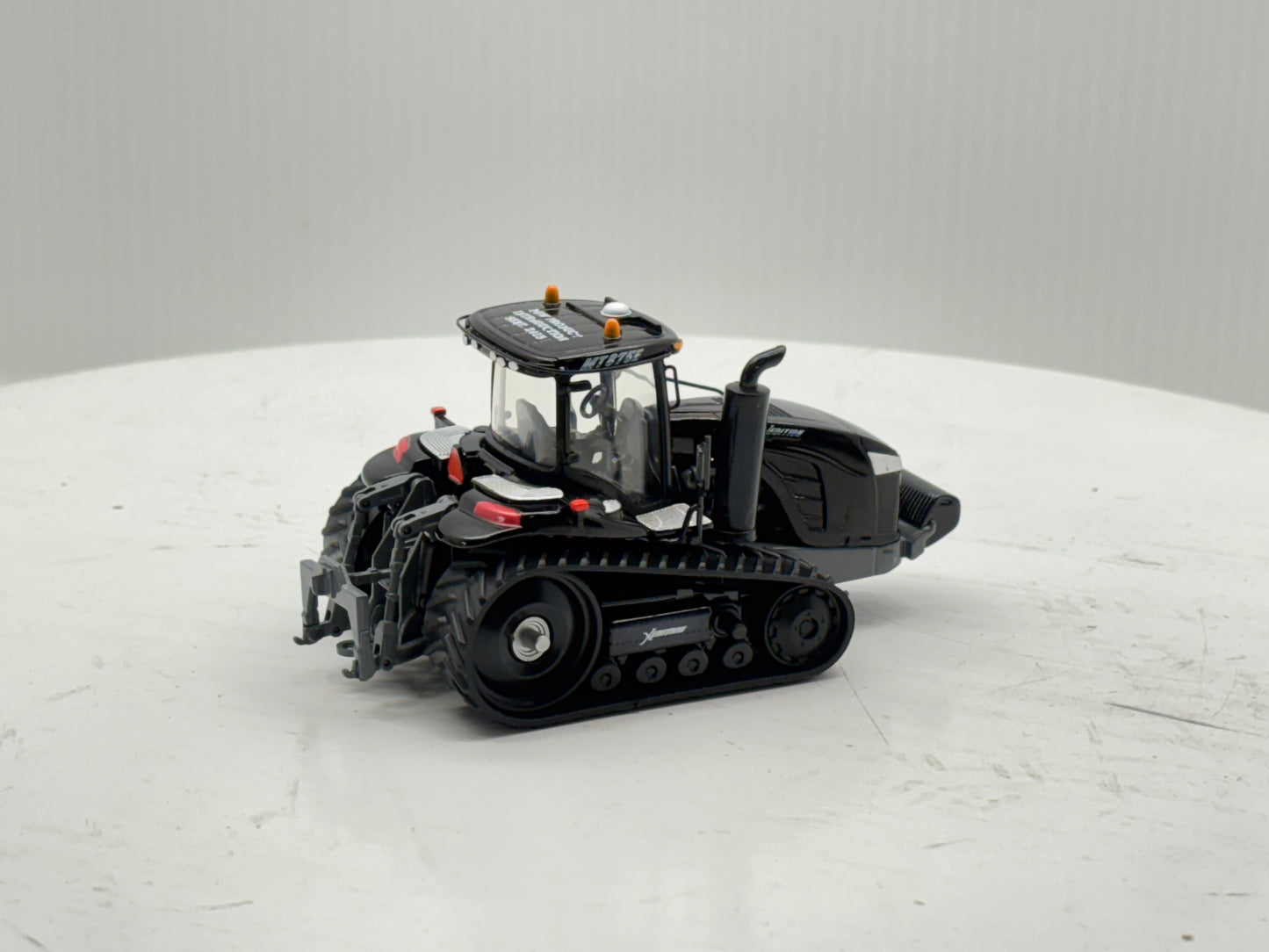 1/64 Challenger MT875E Black