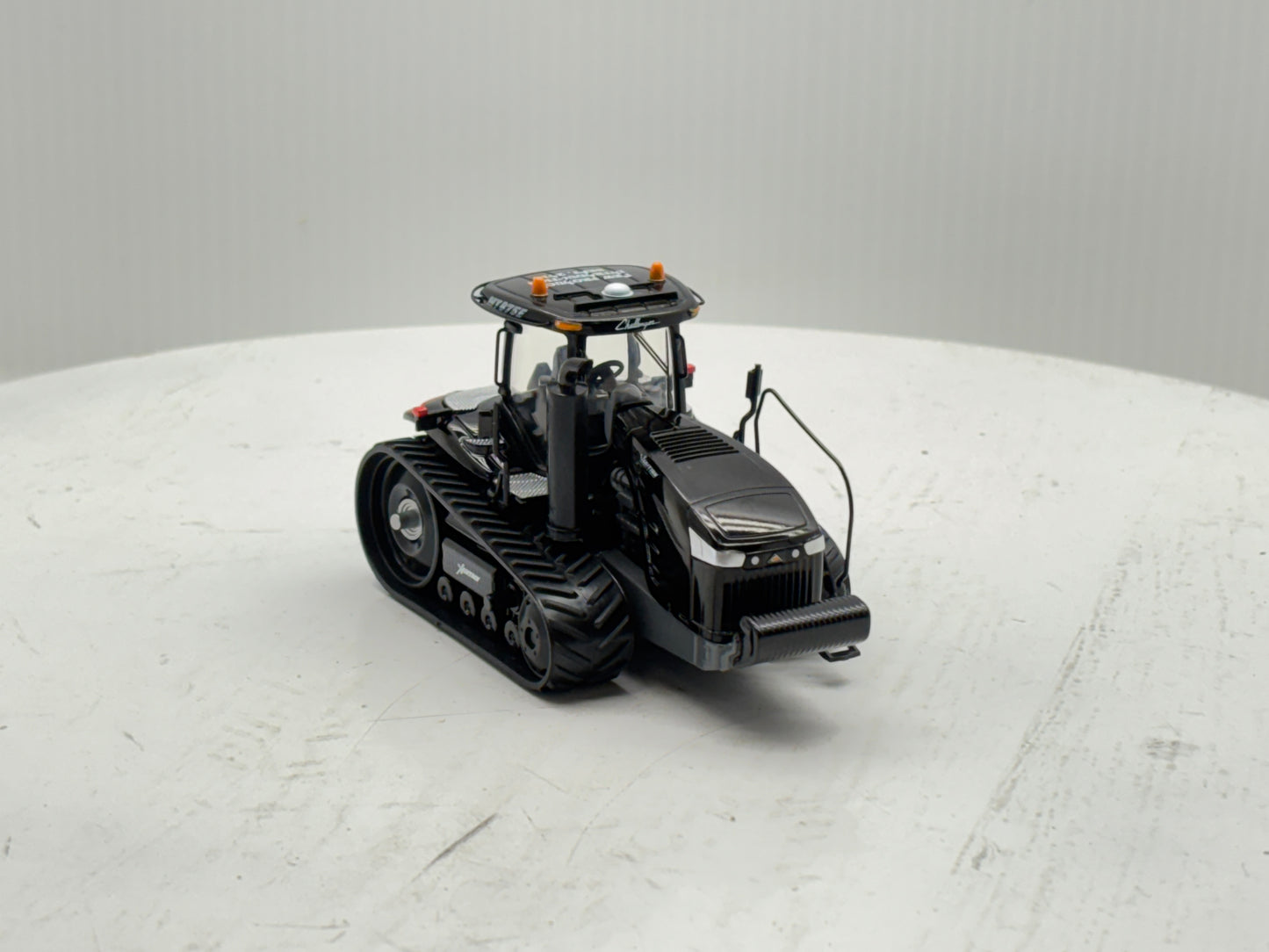 1/64 Challenger MT875E Black