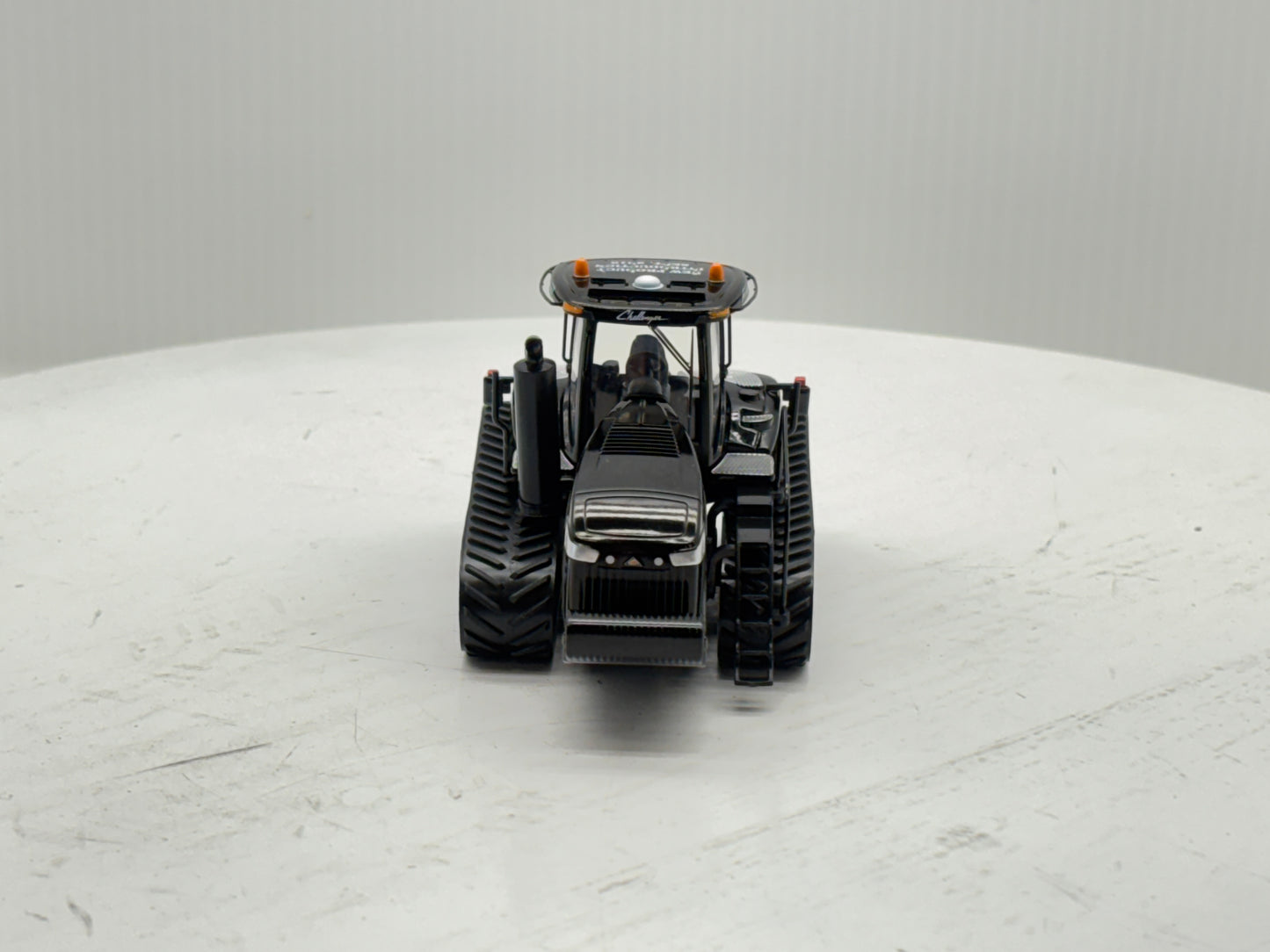 1/64 Challenger MT875E Black