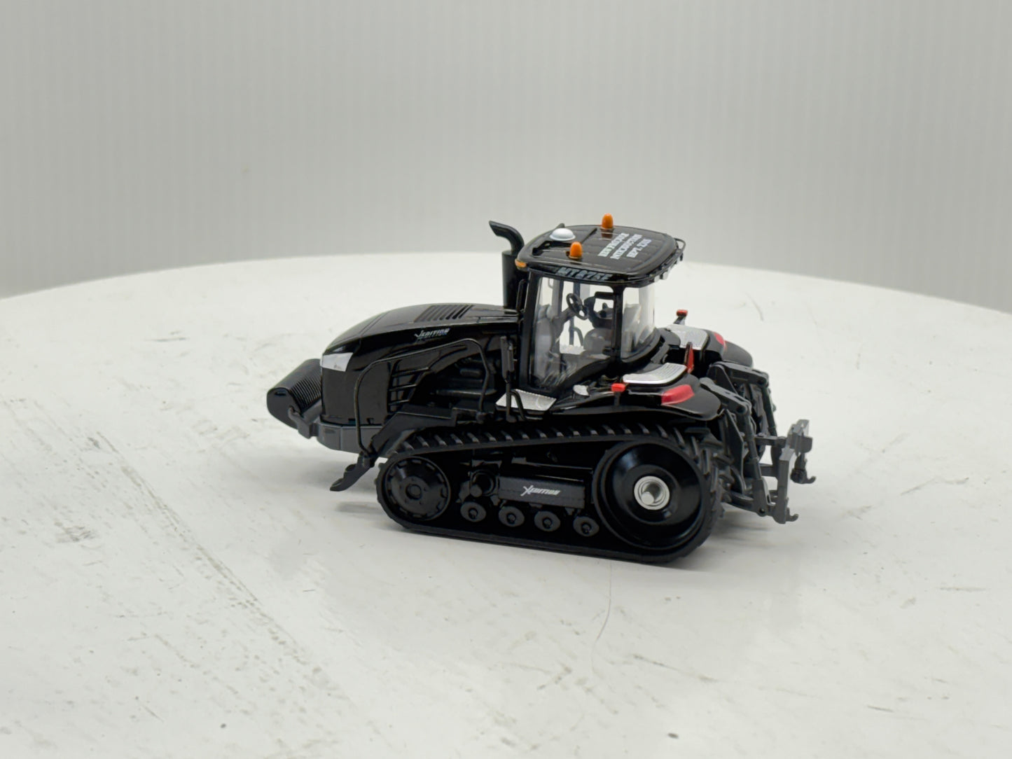 1/64 Challenger MT875E Black