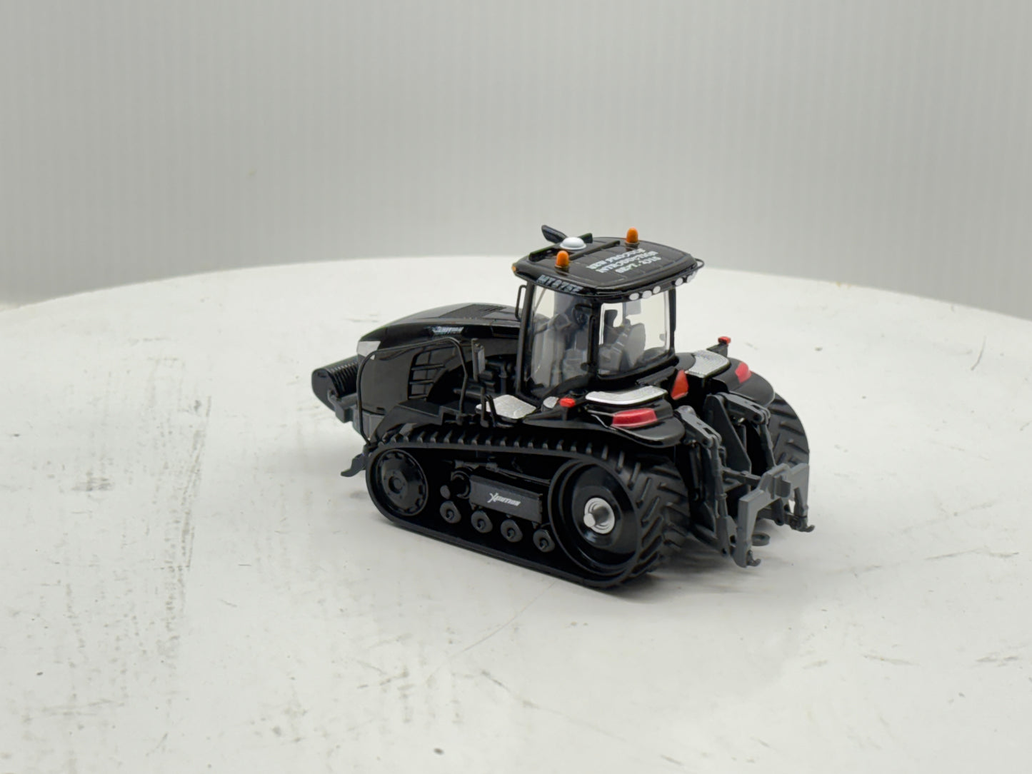 1/64 Challenger MT875E Black