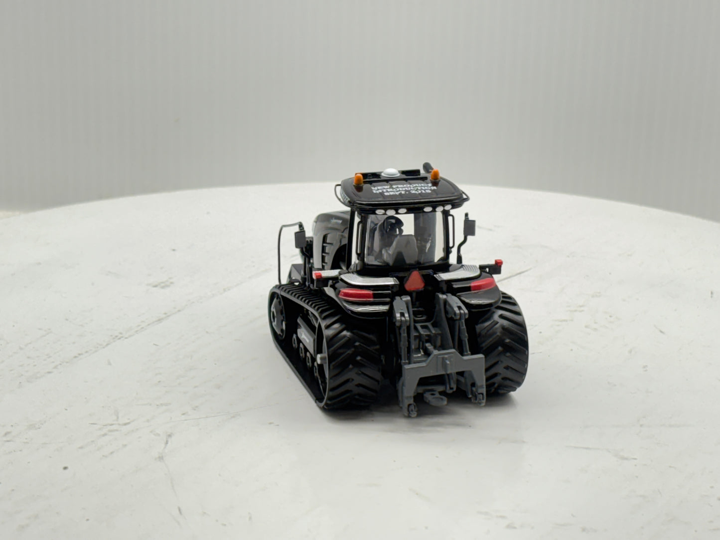 1/64 Challenger MT875E Black
