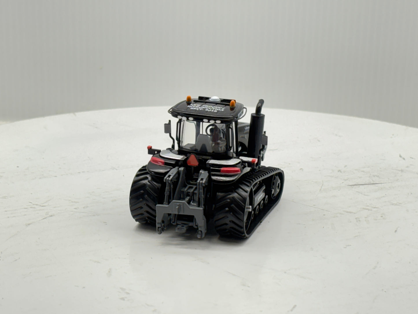 1/64 Challenger MT875E Black