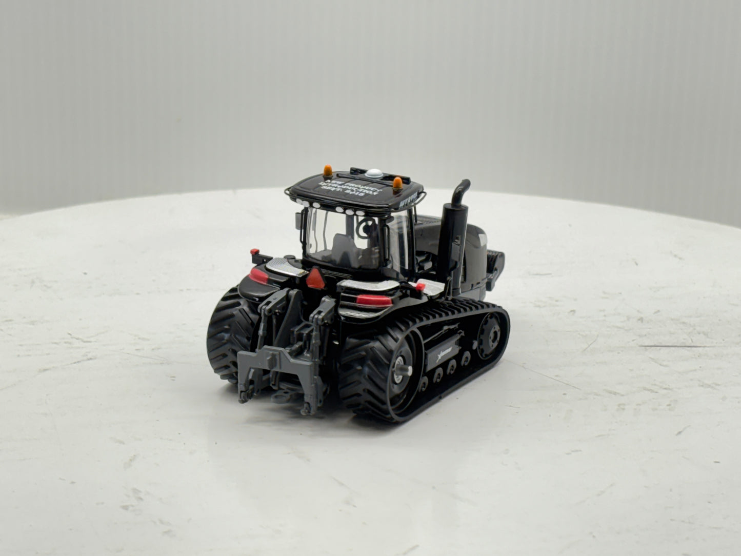 1/64 Challenger MT875E Black