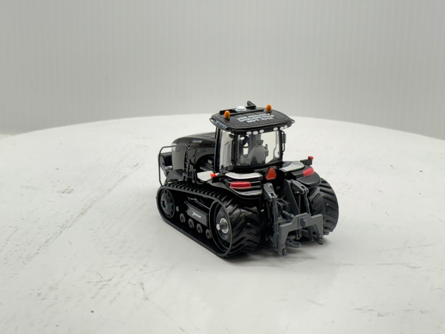 1/64 Challenger MT875E Black