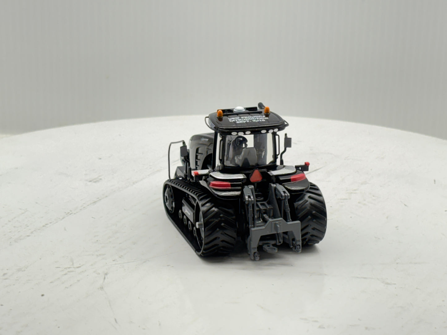 1/64 Challenger MT875E Black