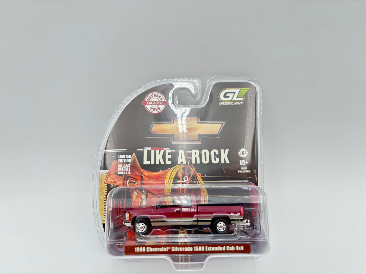 1/64 Chevrolet 1500 Extended Cab (Red/tan)