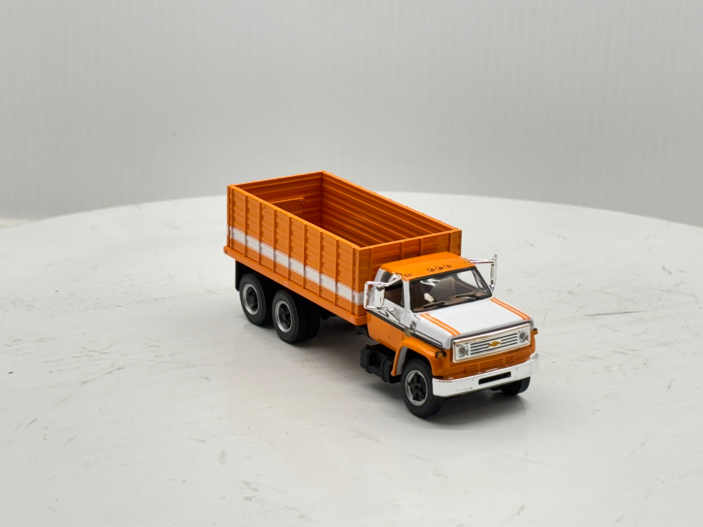 1/64 Chevrolet C65 Tandem Orange