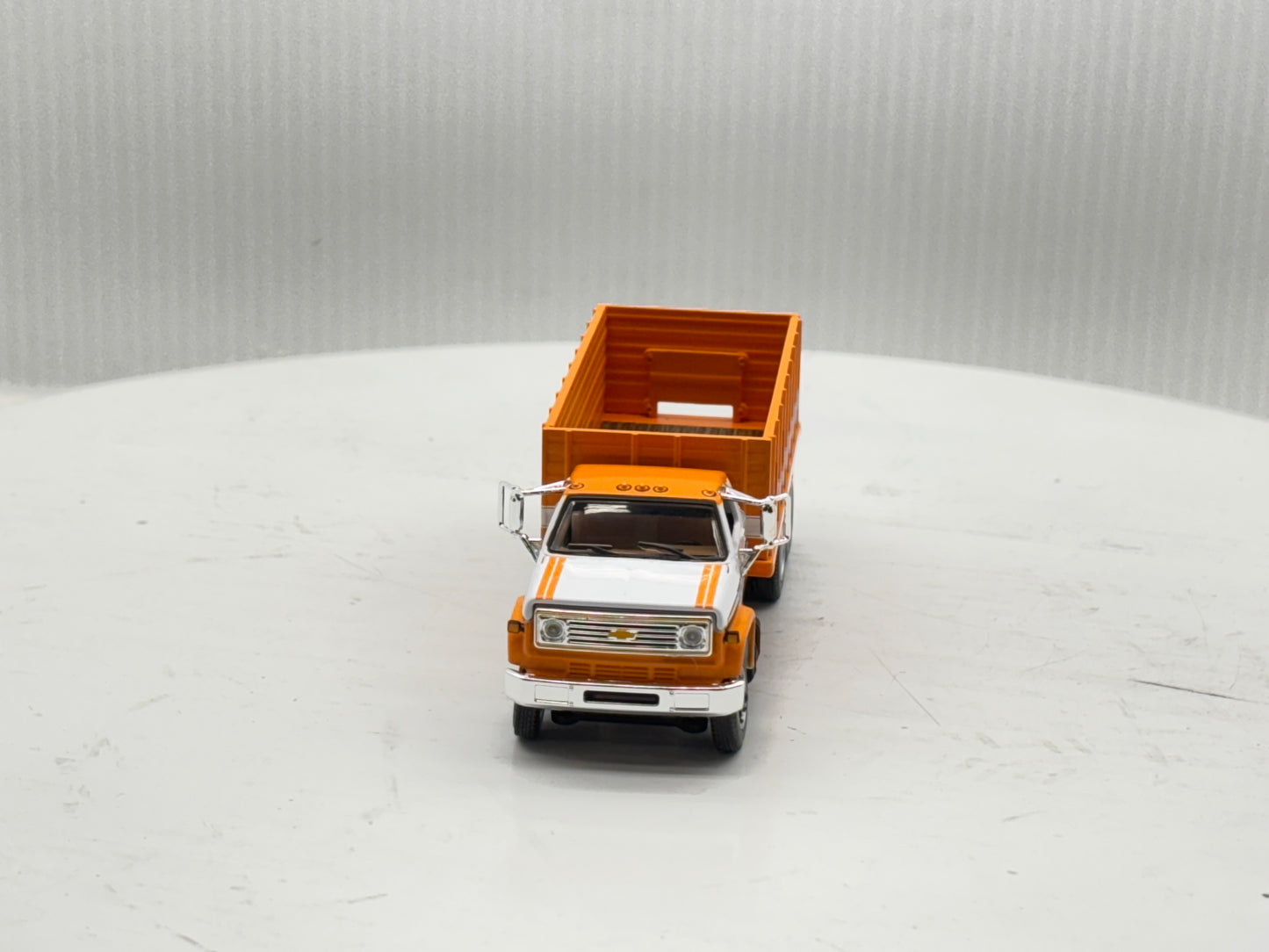 1/64 Chevrolet C65 Tandem Orange