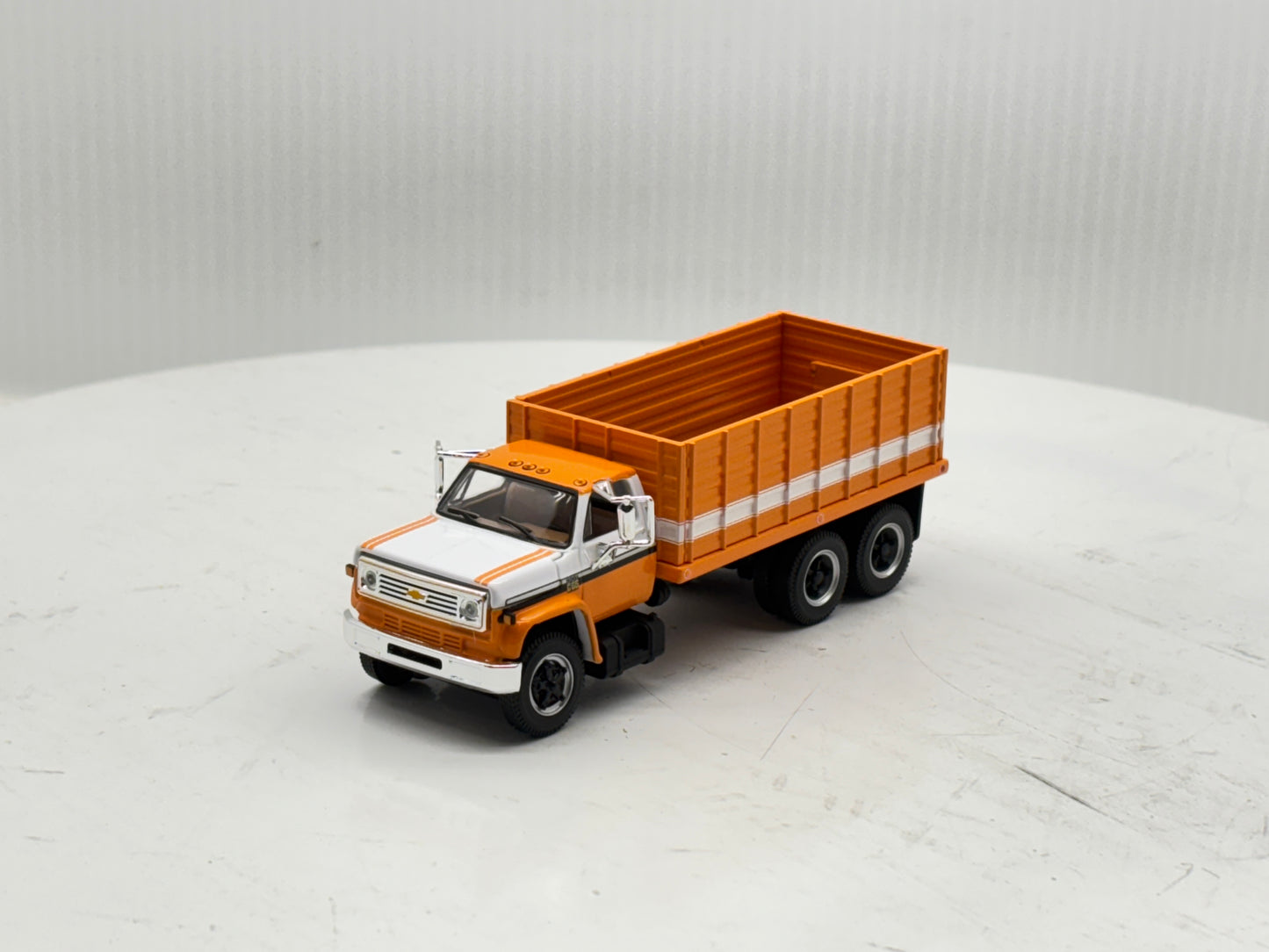 1/64 Chevrolet C65 Tandem Orange