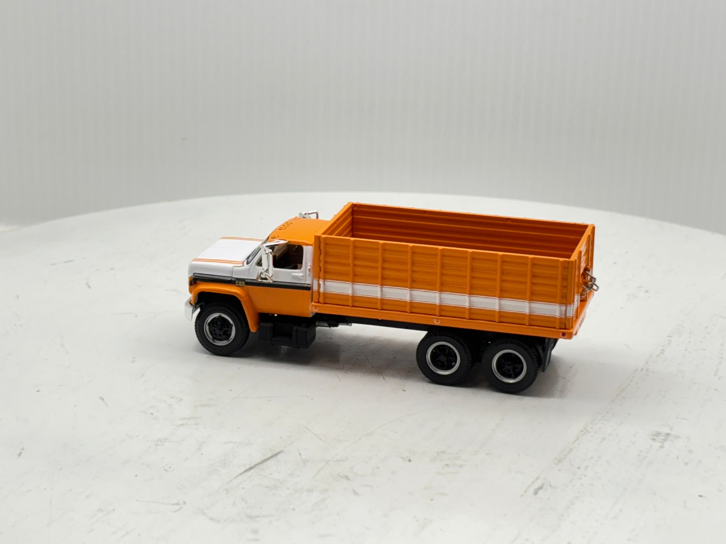 1/64 Chevrolet C65 Tandem Orange