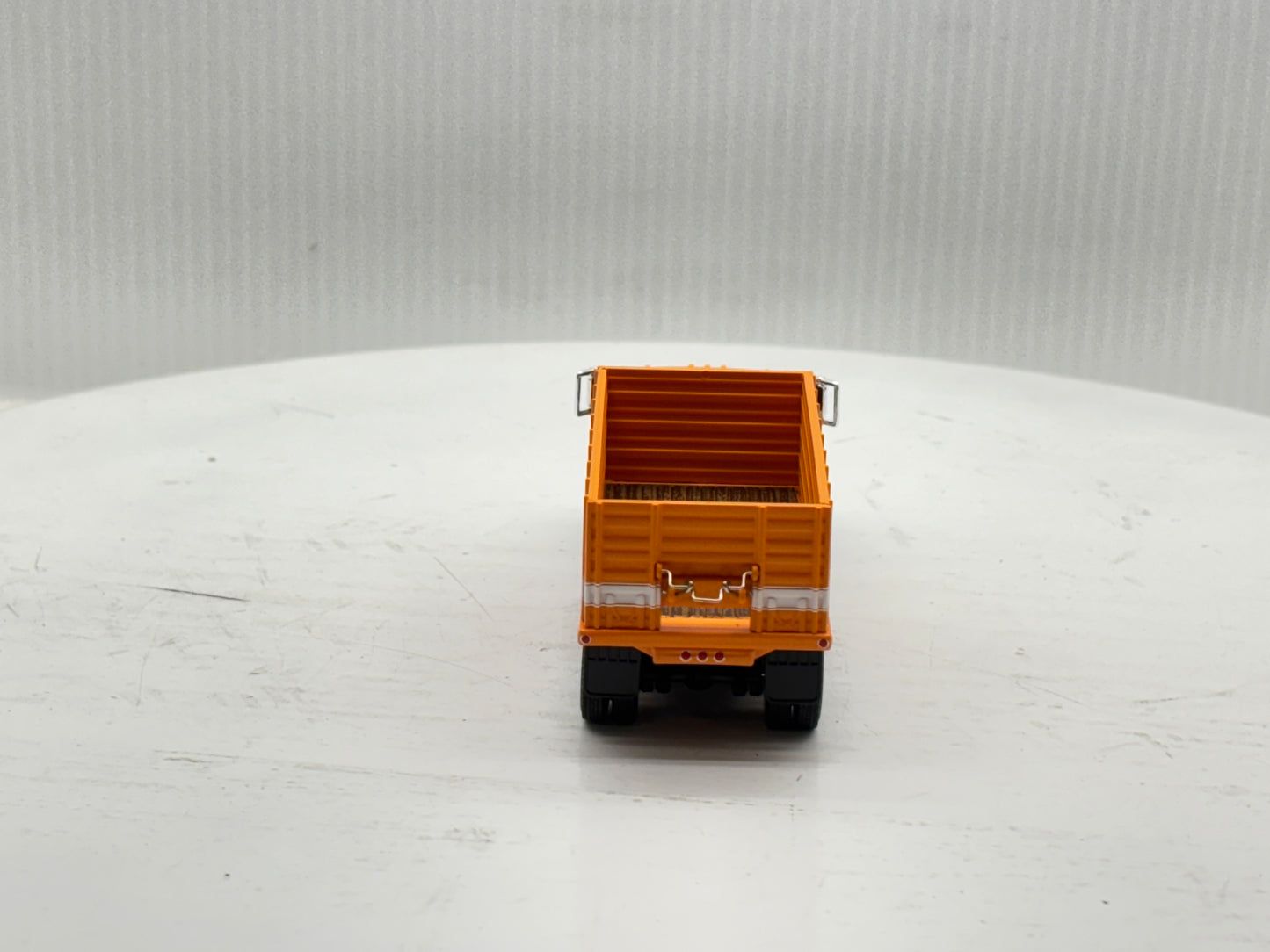1/64 Chevrolet C65 Tandem Orange