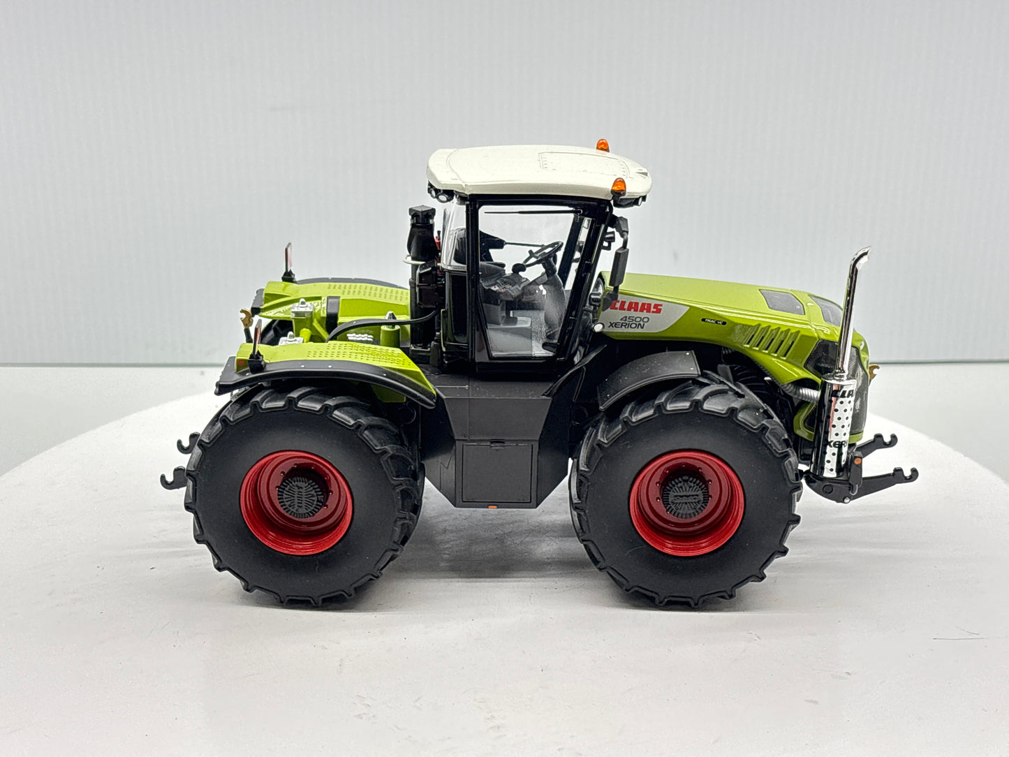 1/32 Claas 4500 Xerion