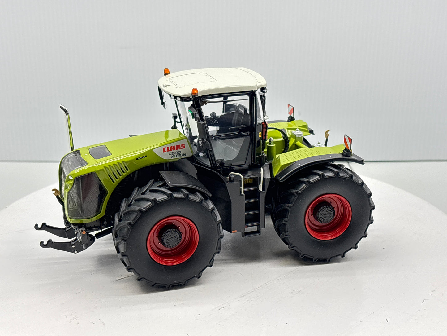1/32 Claas 4500 Xerion